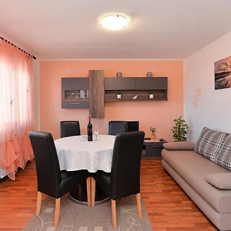 Milka 2074 Porec