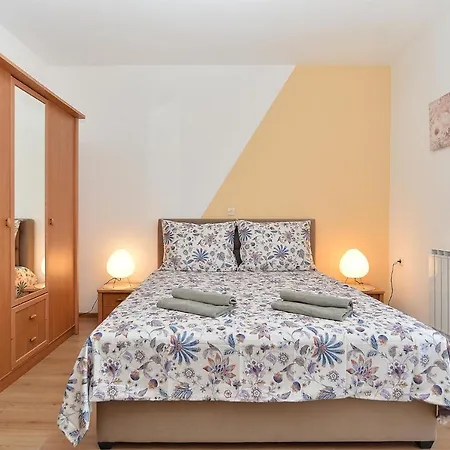 Milka 2074 * Porec