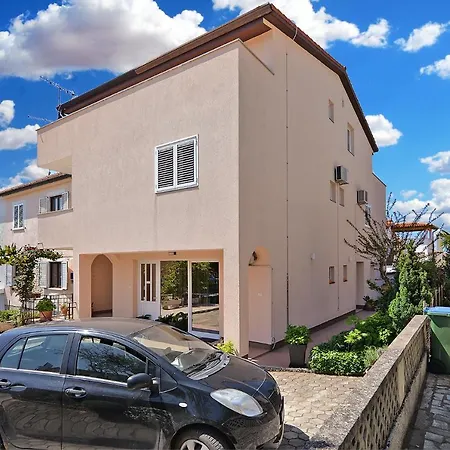 Milka 2074 Apartamento