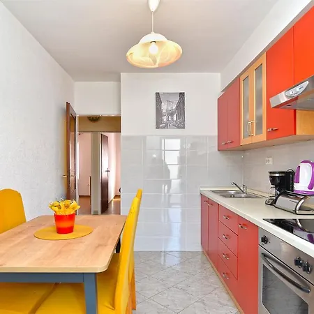 Apartamento Milka 2074 *